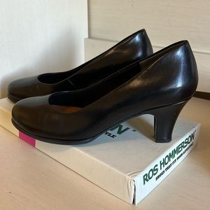 Ros Hommerson Black Heels 7W